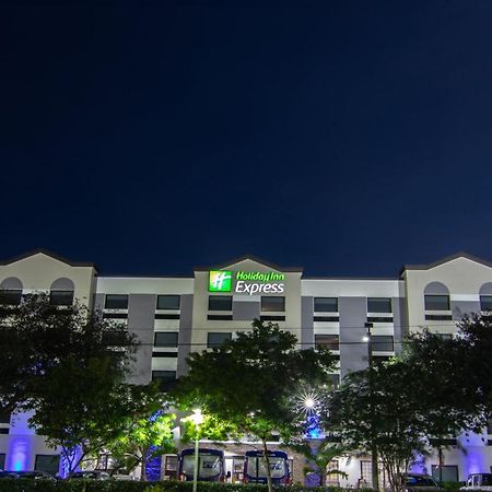 Holiday Inn Express And Suites Fort Lauderdale Airport West By Ihg Davie Bagian luar foto