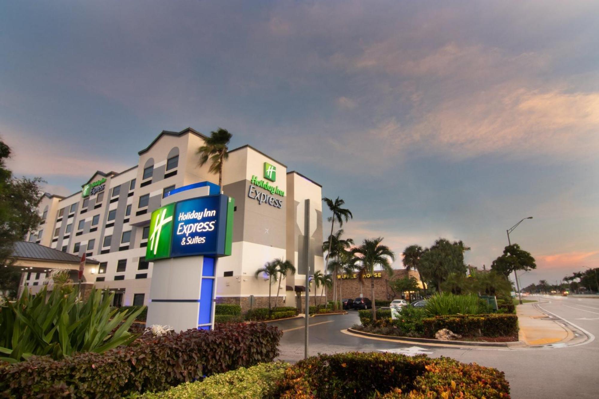 Holiday Inn Express And Suites Fort Lauderdale Airport West By Ihg Davie Bagian luar foto