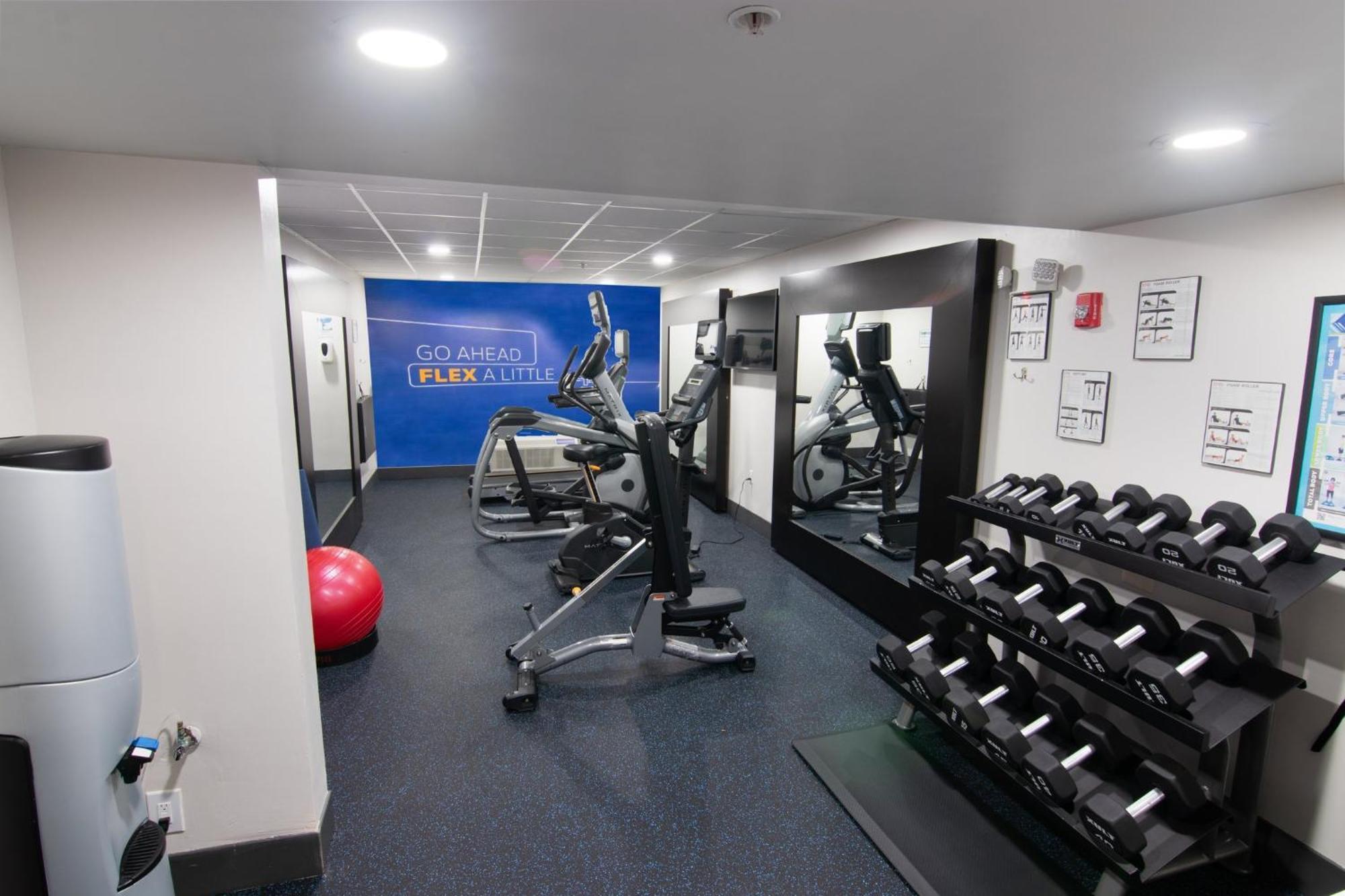 Holiday Inn Express And Suites Fort Lauderdale Airport West By Ihg Davie Bagian luar foto