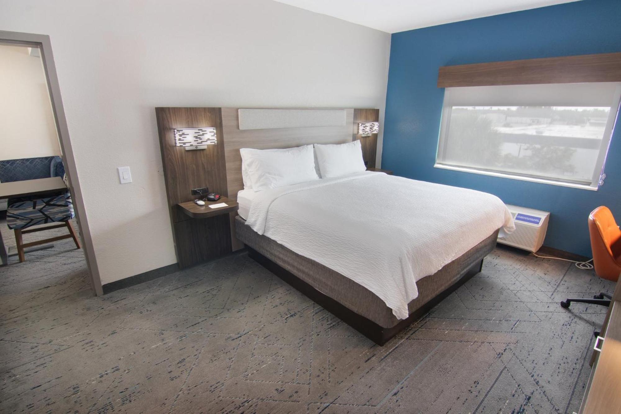 Holiday Inn Express And Suites Fort Lauderdale Airport West By Ihg Davie Bagian luar foto