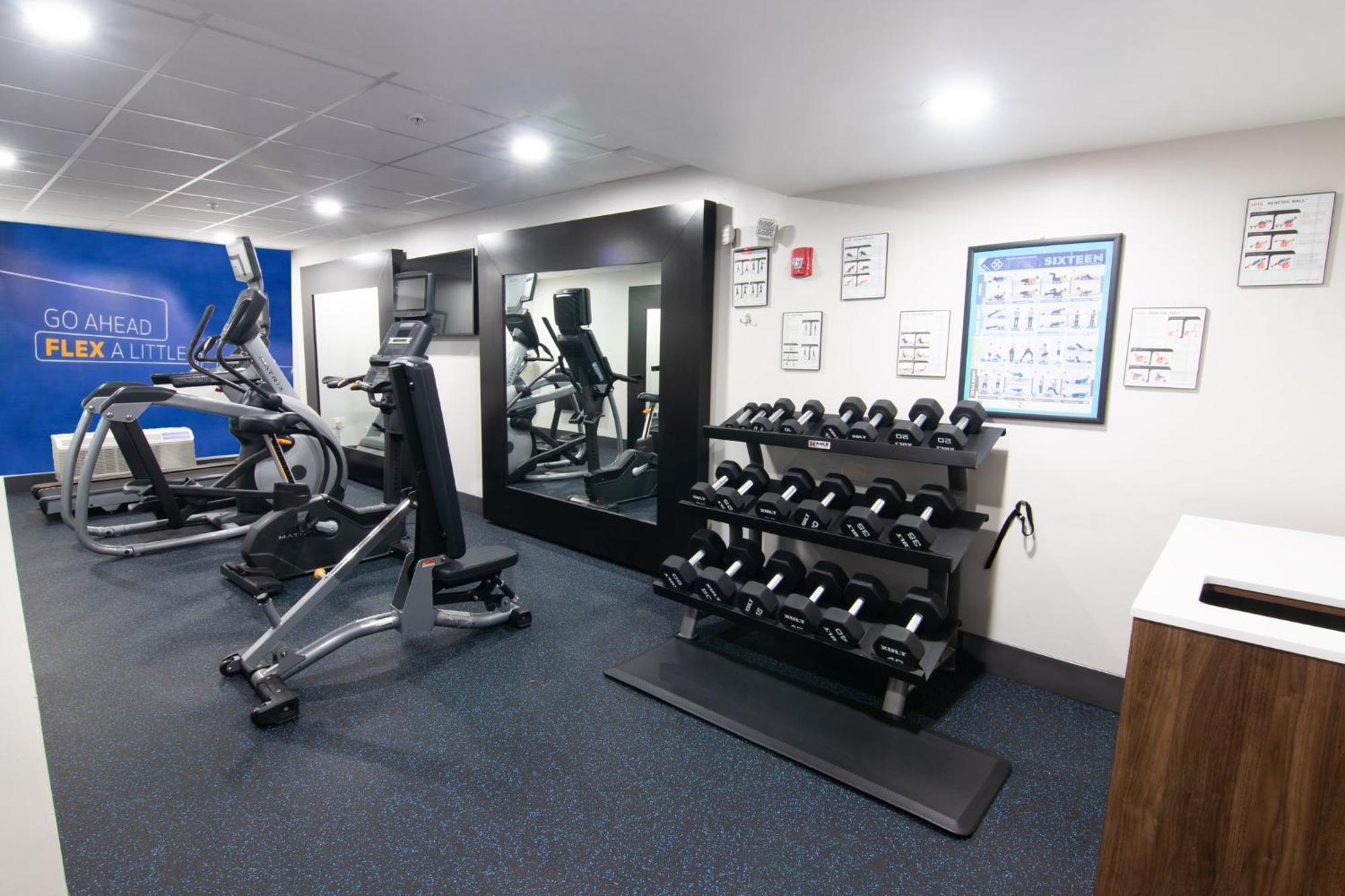 Holiday Inn Express And Suites Fort Lauderdale Airport West By Ihg Davie Bagian luar foto