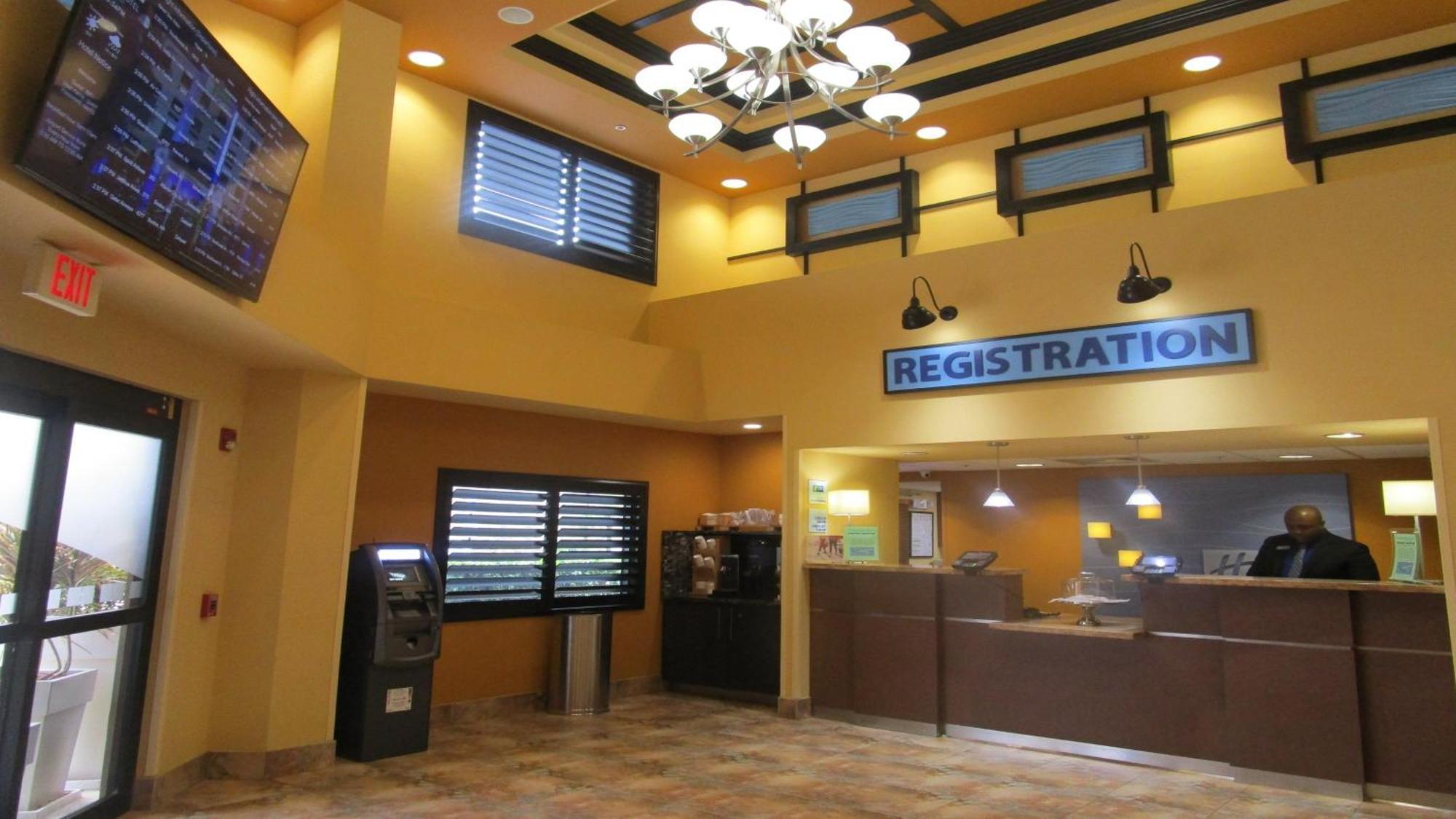 Holiday Inn Express And Suites Fort Lauderdale Airport West By Ihg Davie Bagian luar foto